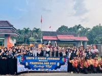 SMPN 2 Diwek Tebar Kebahagiaan dengan Berbagi Takjil